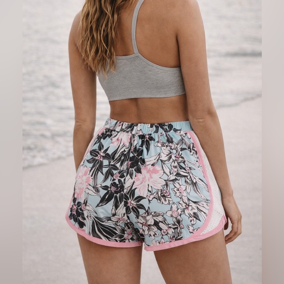 Nike Women's Floral Athletic Shorts - Pink and Black size:XS - Picture 2 of 13